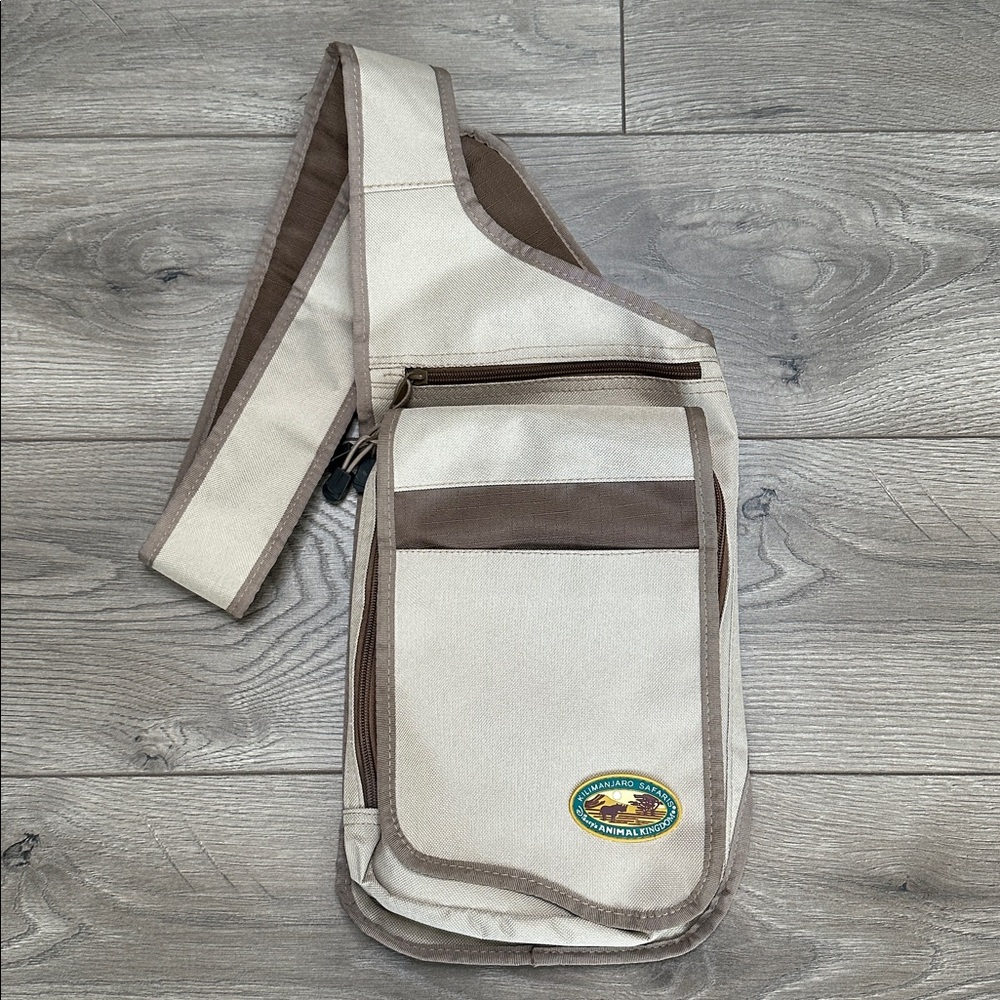 Vintage Disney Animal Kingdom Kilimanjaro Safari Crossbody Messenger Bag Tan
